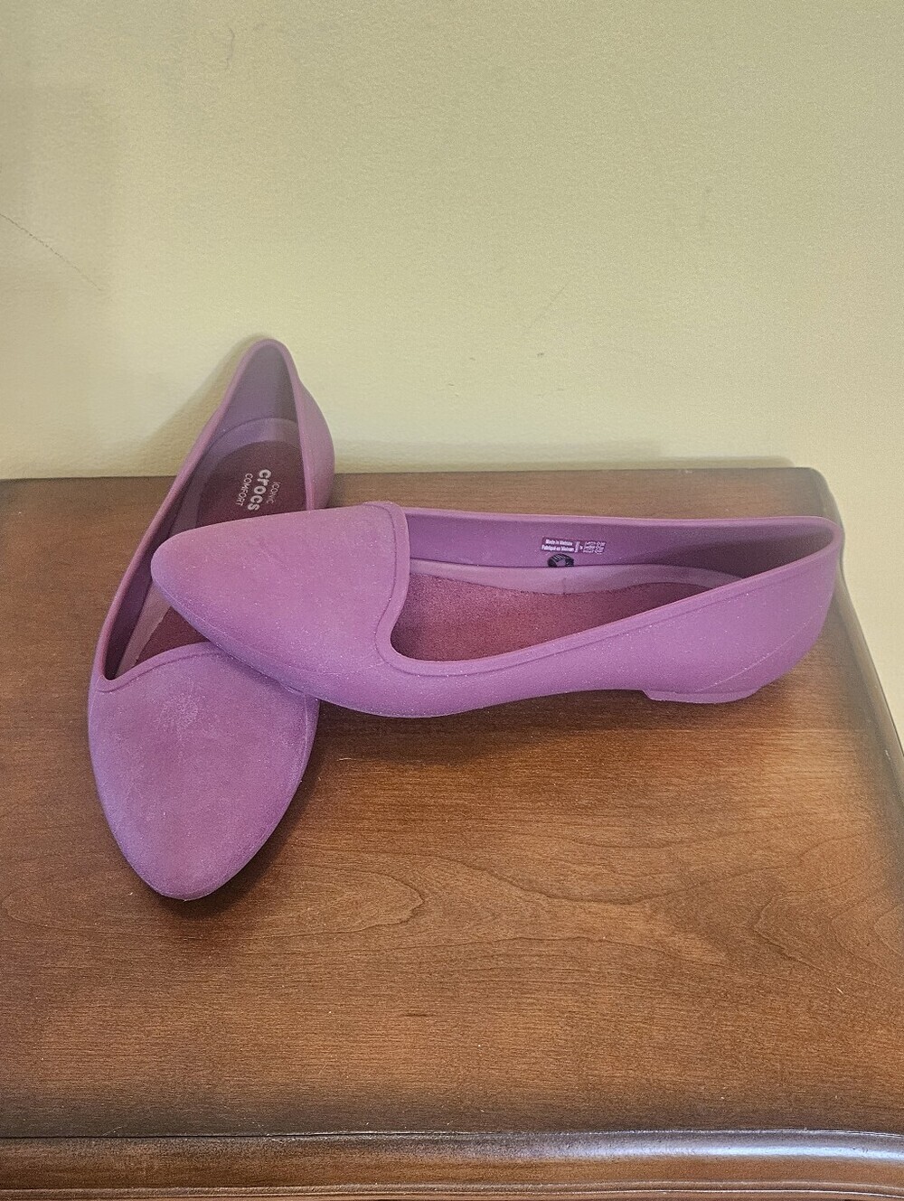 Crocs Iconic Comfort Eve Flat Pointed Toe plum Size 7